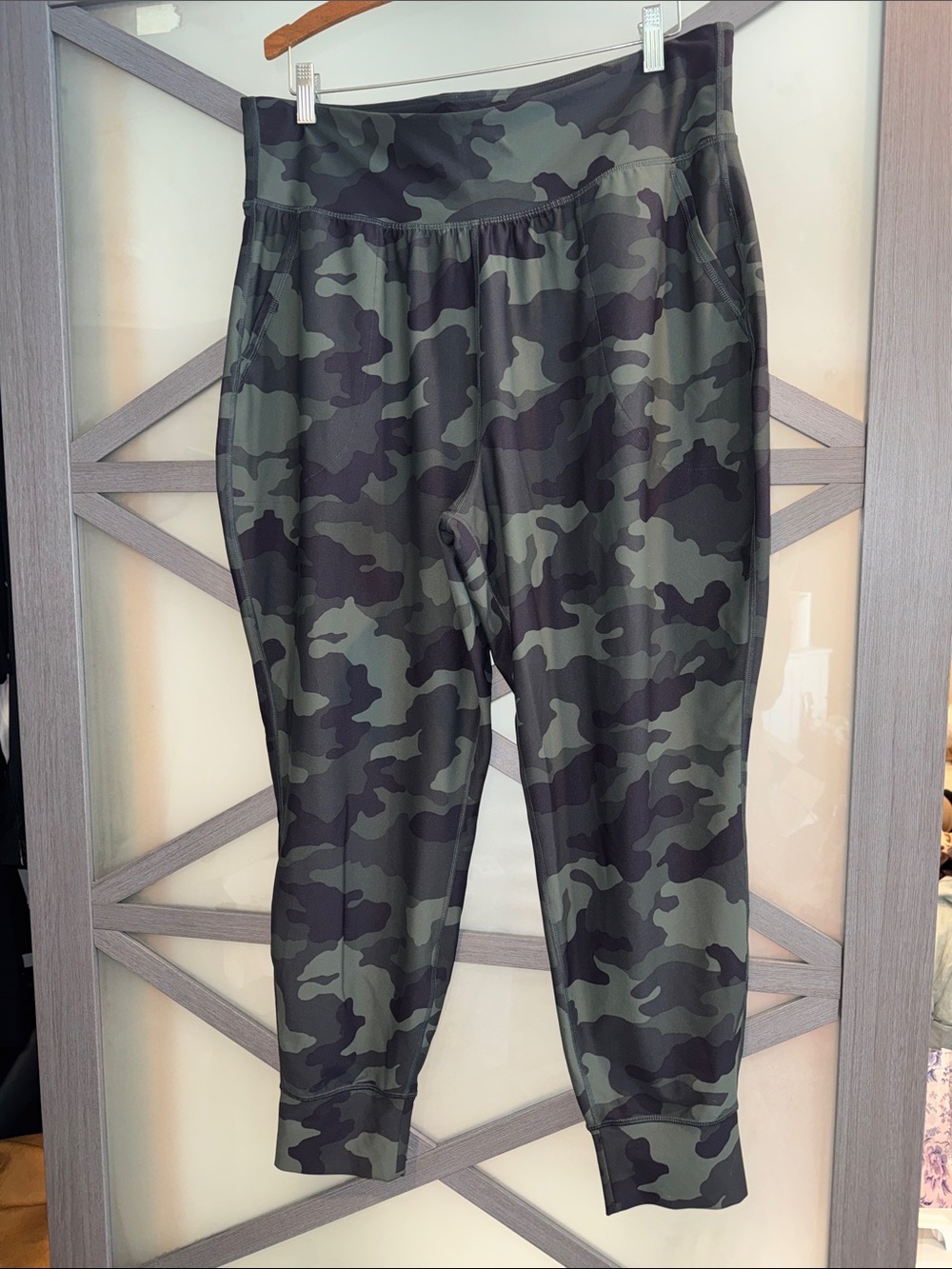 Old Navy Active Green Camo Joggers XL